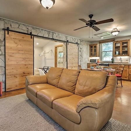 Blanco Riverfront Historic Home, 3 Mi To Downtown! 외부 사진