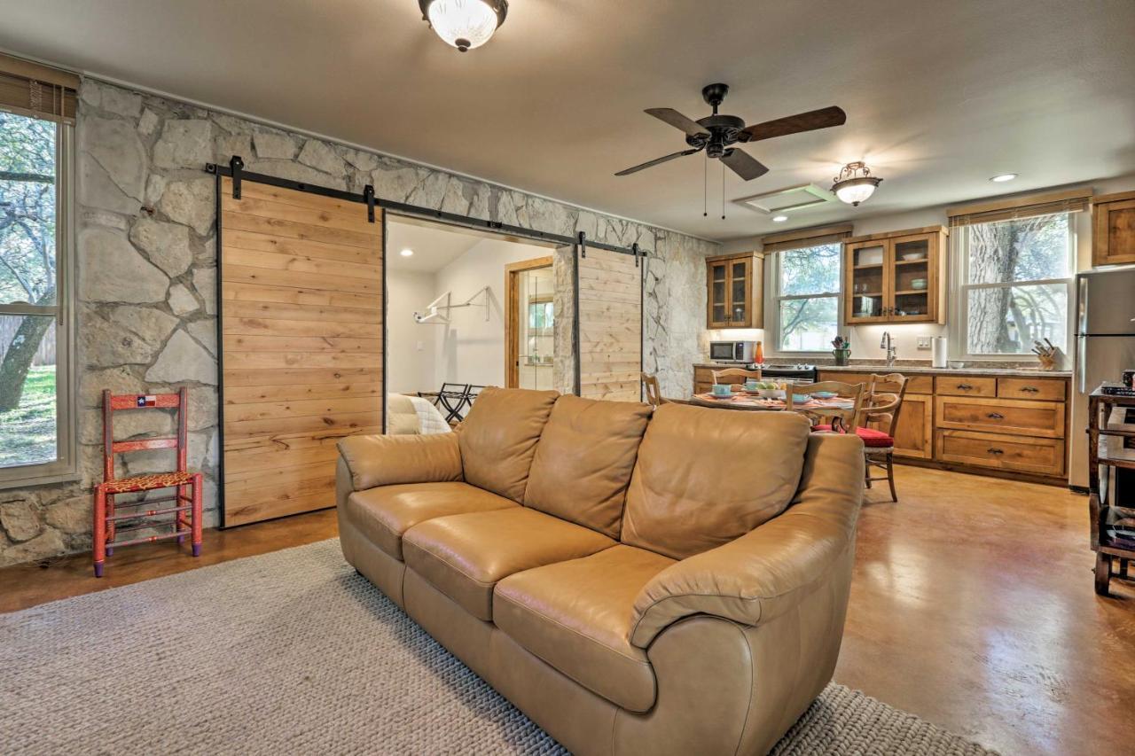 Blanco Riverfront Historic Home, 3 Mi To Downtown! 외부 사진