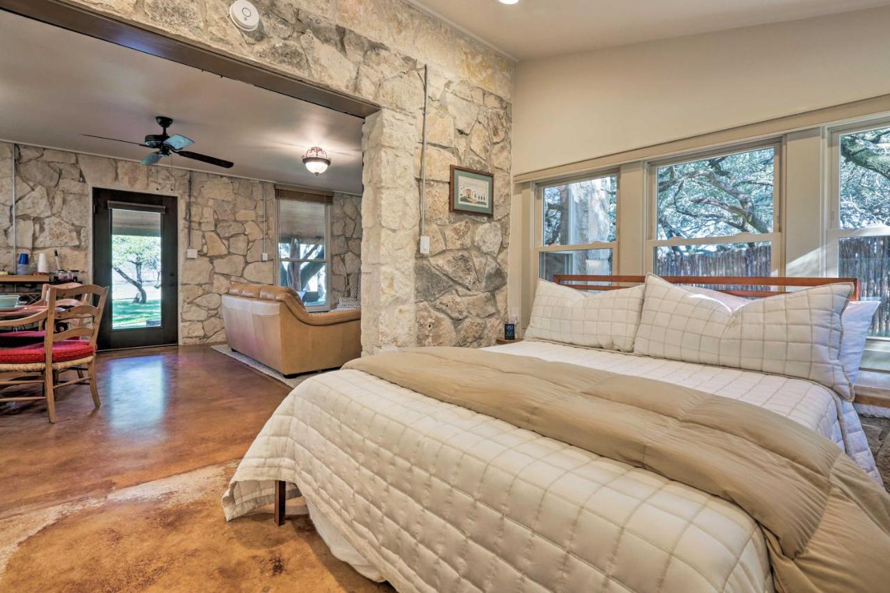 Blanco Riverfront Historic Home, 3 Mi To Downtown! 외부 사진
