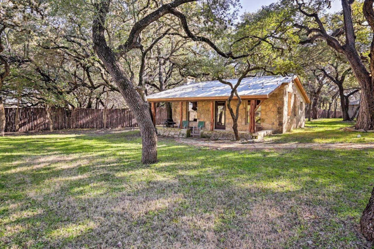 Blanco Riverfront Historic Home, 3 Mi To Downtown! 외부 사진