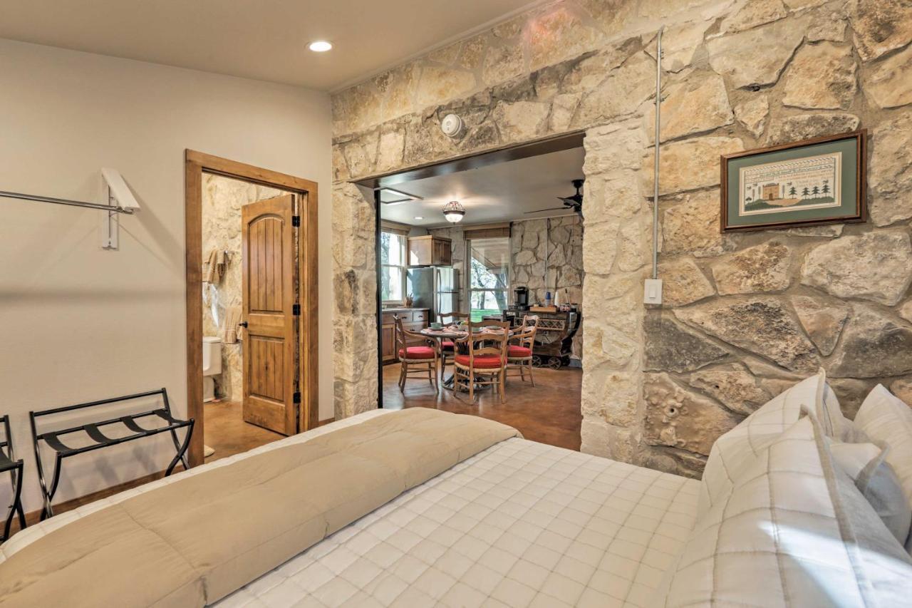 Blanco Riverfront Historic Home, 3 Mi To Downtown! 외부 사진