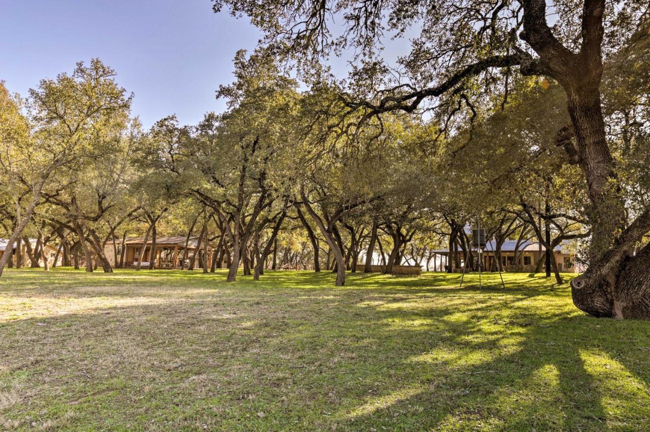 Blanco Riverfront Historic Home, 3 Mi To Downtown! 외부 사진