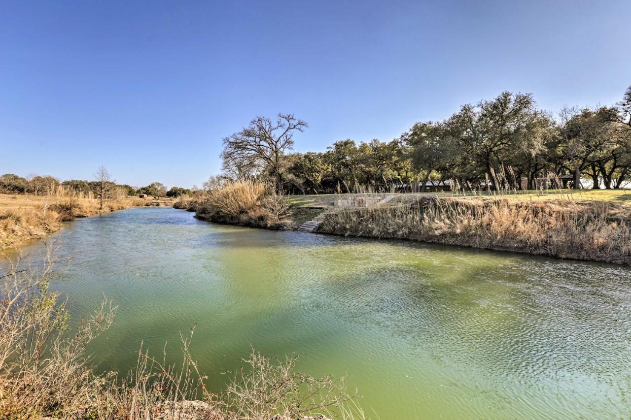 Blanco Riverfront Historic Home, 3 Mi To Downtown! 외부 사진